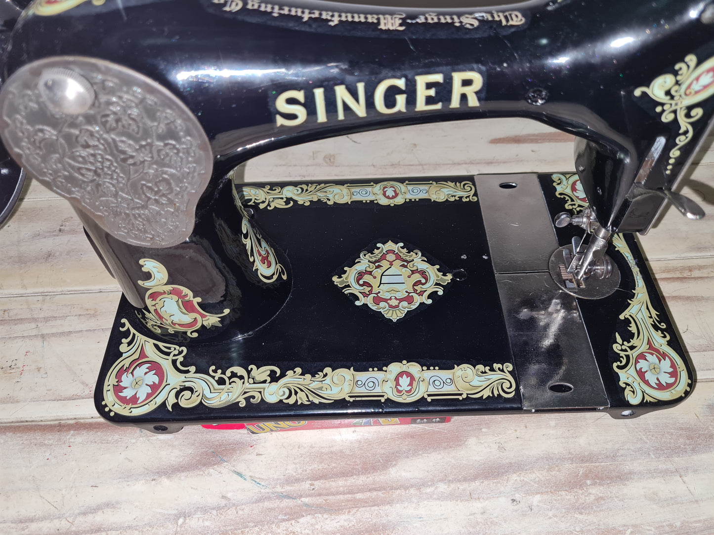 Model 28K or 128 'La Vencedora' Sewing Machine Waterslide Decals